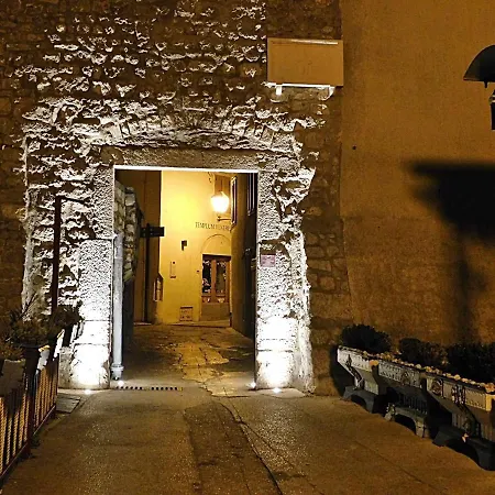 Golub Apartment